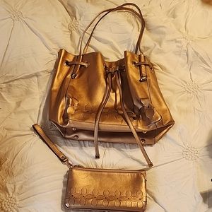 CATOS ROSE GOLD PLEATHER PURSE AND WRISTLET WALLET SET